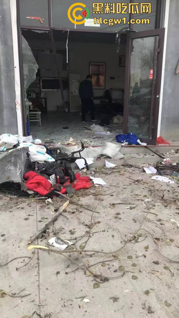 山东滨州一油罐车当街爆炸 肠子脑浆散落一地 人都炸烂了 现场无码视频流出 血腥慎入..