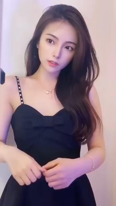 【抖音】性感妹子变清纯，更加诱惑!..