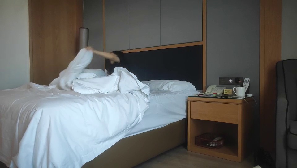 [直播] 推荐 【良家故事】22.05.5偷拍.网交新认识中年妇女 女的有打开心防慢慢能接受男主 第一次出轨...1