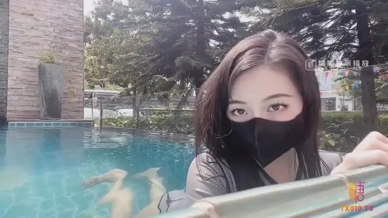 泳衣女友不脱直接开干..