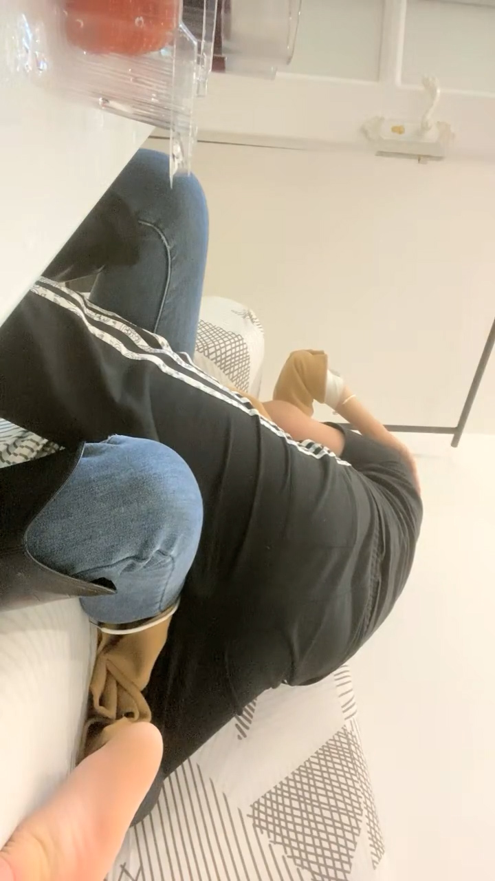 瘦猴先生探花  2023 4 10凌晨场次，胖子带班 约个毛呢大衣的阿姨软磨硬泡 推到到床上啪啪..