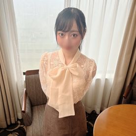 FC2PPV-2982484 夢を追いかけるアイドルルックな少女再び！大人びた格好と変わ2ら..