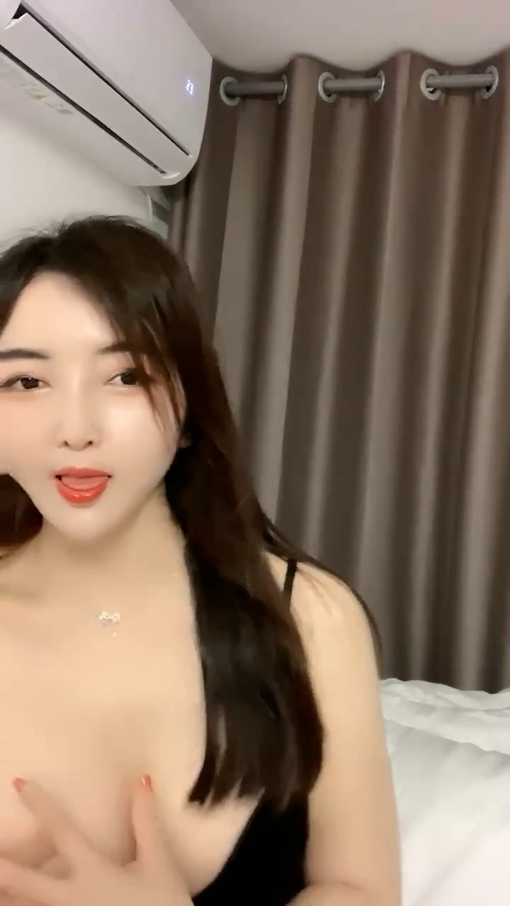 [直播] 新人 美胸御姐被干了   【你的女人】又骚又御 最让男人心动的类型 脸蛋 奶子 好评好评  5...1