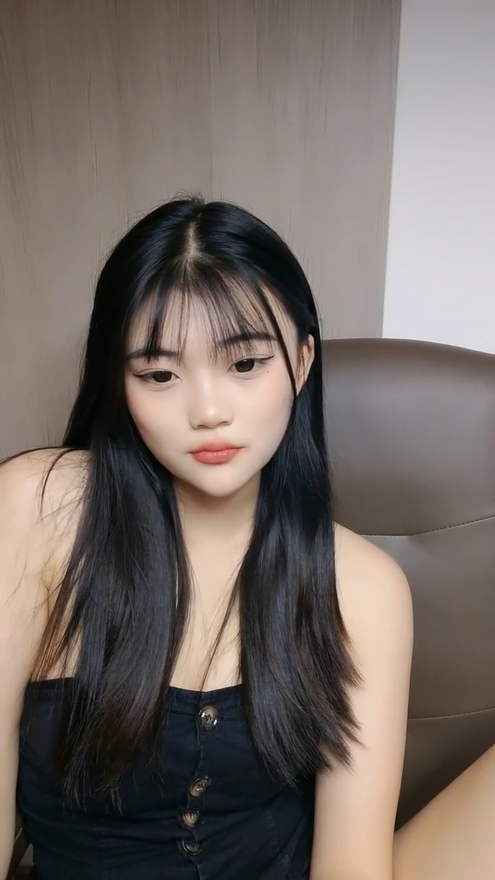 外表甜美小姐姐！约炮友激情操逼！抓屌吸吮镜头前后入，第一视角爆操美臀，骑乘位插微毛骚穴..