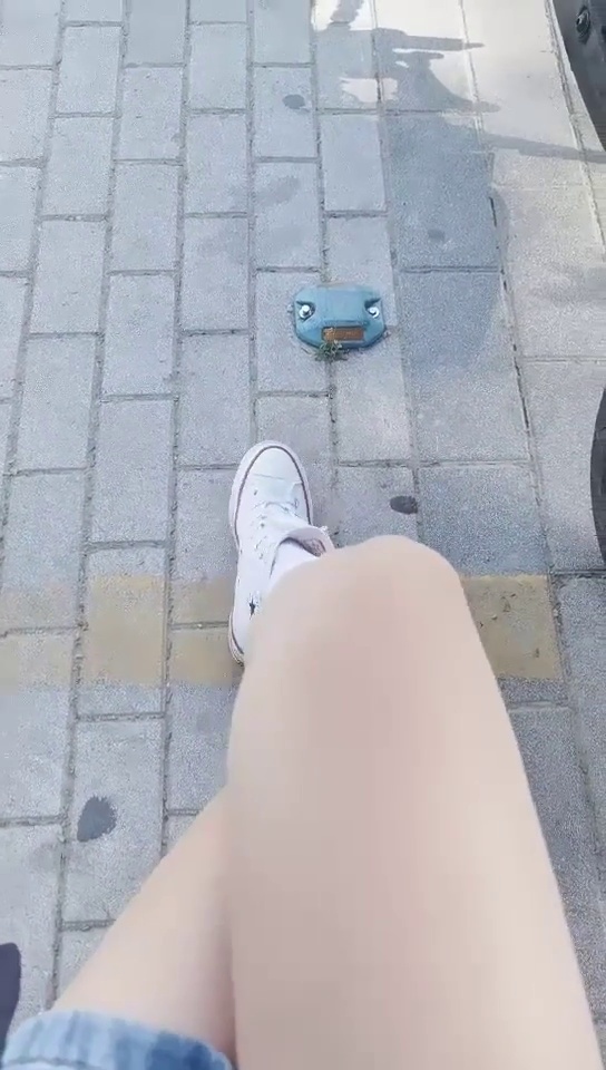 [直播] 推荐 玩得就是心跳 【了了】 美女戴着跳蛋 坐公交车 户外露出 大黑牛喷水 真实刺激紧张不已  7..