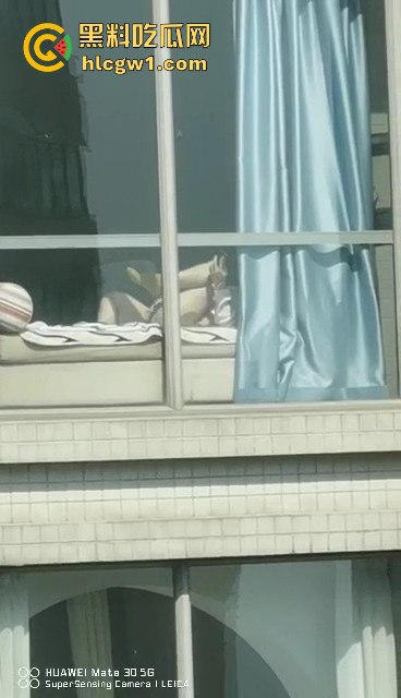 瓜友用华为手机偷拍邻居女孩看毛片自嗨！真TM清晰，以后干这事还是把窗帘拉上！这波偷拍真遥遥领先！..